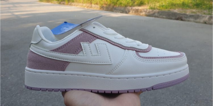 Giày Warrior Trung Quốc